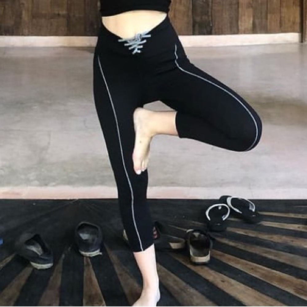 Year of ours black cropped football leggings in XS